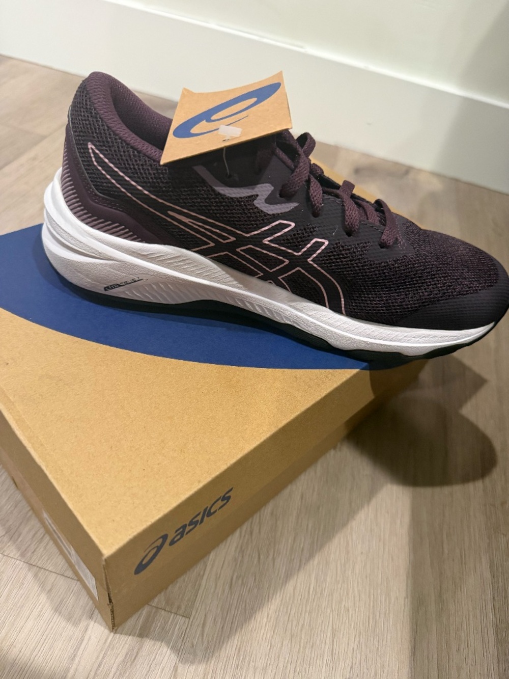ASICS GT-1000 11 GS Unisex Gym Athletic and Training Shoes Size: US 4 BigKid NWT